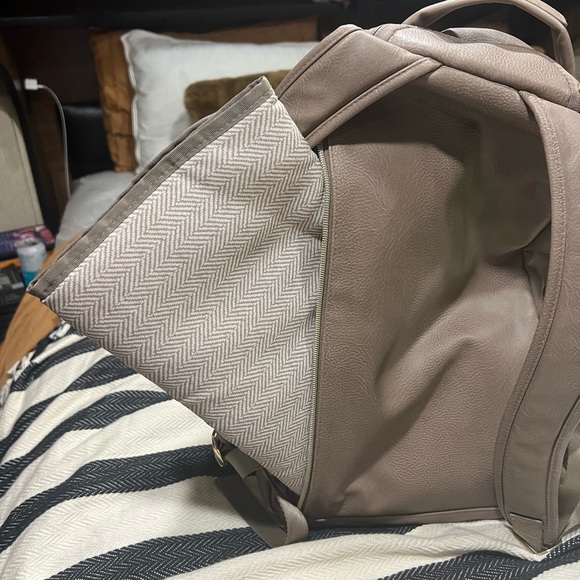 SOLD Ritzy Large Diaper Bag - Picture 6 of 8